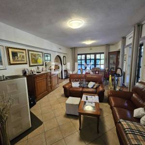 VIŠKOVO, SARŠONI- prekrasna kuća 320m2 s uređenom okućnicom 900m2 + pomoćni objekt + garaža