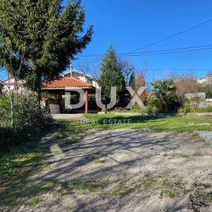 VIŠKOVO, SARŠONI - SAMOSTOJEĆA KUĆA S OKUĆNICOM I GARAŽOM!!! PRILIKA!!!