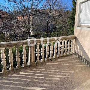VIŠKOVO, SARŠONI - SAMOSTOJEĆA KUĆA S OKUĆNICOM I GARAŽOM!!! PRILIKA!!!