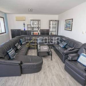 Viškovo, Saršoni, vila s bazenom, 2 garaže, velika okućnica
