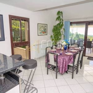 Viškovo, Saršoni, vila s bazenom, 2 garaže, velika okućnica