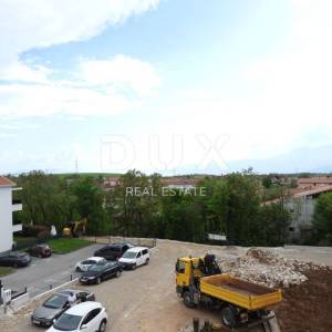 VIŠKOVO- stan u novogradnjii 87m2, DB+3S, 2.kat s pogledom na more 