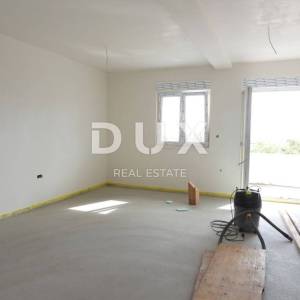 VIŠKOVO- stan u novogradnjii 87m2, DB+3S, 2.kat s pogledom na more 