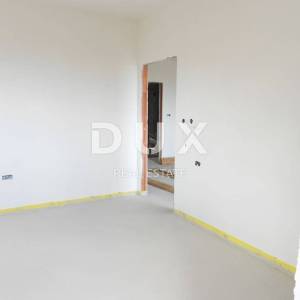 VIŠKOVO- stan u novogradnjii 87m2, DB+3S, 2.kat s pogledom na more 