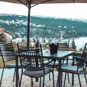 VOLOSKO- etaža, četiri stambene jedinice, OKUĆNICA, PARKING!!!