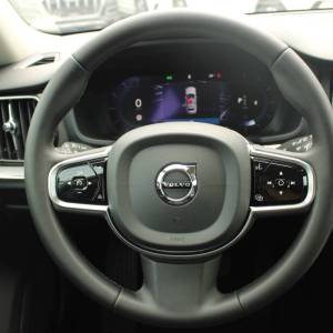 Volvo V60 2.0D B4 AUTOMATIK *LED, NAVIGACIJA, KAMERA*