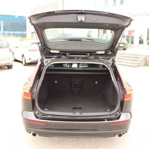 Volvo V60 Karavan 2.0D B4 AUTOMATIK *LED,NAVIGACIJA,KAMERA*