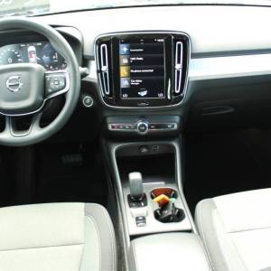 Volvo XC40 T4 Plug-in Hybrid AUTOMATIK *LED, NAVIGACIJA, KAMERA*