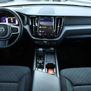 Volvo XC60 2.0D AWD AUTOMATIK *LED, NAVIGACIJA, KAMERA*