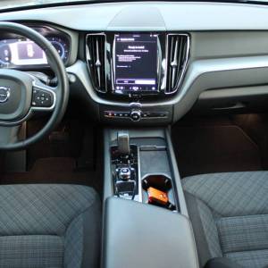 Volvo XC60 2.0D B4 AUTOMATIK *LED, NAVIGACIJA, KAMERA*