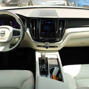 Volvo XC60 B4 2.0D AUTOMATIK *LED, NAVIGACIJA, KAMERA*