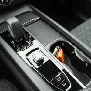 Volvo XC60 B4 2.0D AUTOMATIK *LED, NAVIGACIJA, KAMERA*