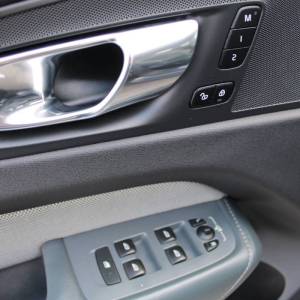 Volvo XC60 B4 2.0D AWD R-Design AUTOMATIK *LED, NAVIGACIJA, KAMERA*