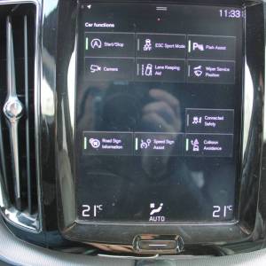 Volvo XC60 B4 2.0D AWD R-Design AUTOMATIK *LED, NAVIGACIJA, KAMERA*