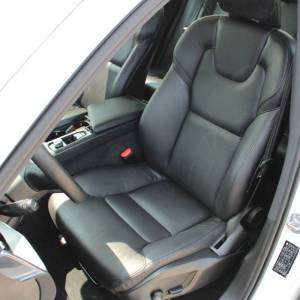 Volvo XC60 T6 Recharge AWD AUTOMATIK *PANORAMA, LED, NAVIGACIJA, KAMERA*