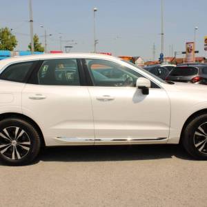 Volvo XC60 T6 Recharge AWD AUTOMATIK *PANORAMA, LED, NAVIGACIJA, KAMERA*