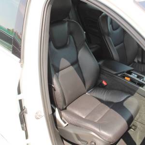 Volvo XC60 T6 Recharge AWD AUTOMATIK *PANORAMA, LED, NAVIGACIJA, KAMERA*