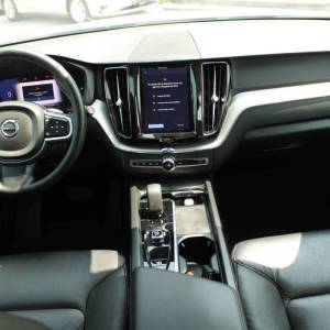 Volvo XC60 T6 Recharge AWD AUTOMATIK *PANORAMA, LED, NAVIGACIJA, KAMERA*