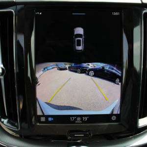 Volvo XC60 T6 Recharge AWD AUTOMATIK *PANORAMA, LED, NAVIGACIJA, KAMERA*
