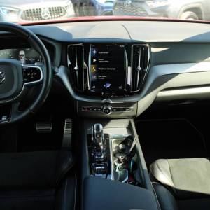 Volvo XC60 T8 Recharge AWD R-Design *PANORAMA, LED, NAVIGACIJA*