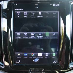 Volvo XC60 T8 Recharge AWD R-Design *PANORAMA, LED, NAVIGACIJA*