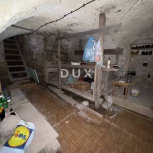 VRATA, FUŽINE - Kuća (302m2) s garažom, 3100m2 okućnice na odličnoj poziciji