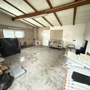 VRATA, FUŽINE - Kuća (302m2) s garažom, 3100m2 okućnice na odličnoj poziciji