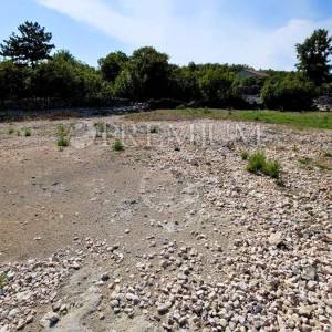 Vrbnik, nova kuća na mirnoj lokaciji s pogledom na more