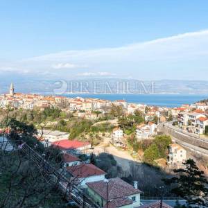 Vrbnik, novouređeni apartman s lijepim pogledom na more!