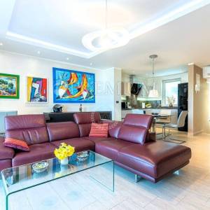 Vrbnik, novouređeni apartman s lijepim pogledom na more!