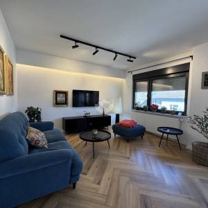 Vrbovec Centar, samostojeća kuća 330 m2, adaptirana 2022. ideealna za obitelj ili investiciju