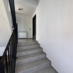 Vrbovec Centar, samostojeća kuća 330 m2, adaptirana 2022. ideealna za obitelj ili investiciju