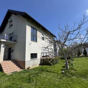 Vrbovec Centar, samostojeća kuća 330 m2, adaptirana 2022. ideealna za obitelj ili investiciju