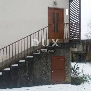 VRBOVSKO, MORAVICE - Dvije dvojne kuće