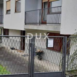 VRBOVSKO, MORAVICE - Dvije dvojne kuće