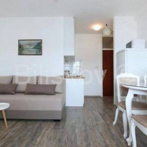 Žaborić,  kuća na 30 m od mora/plaže, prodaja, 4 stana