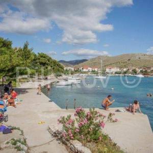 Žaborić,  kuća na 30 m od mora/plaže, prodaja, 4 stana