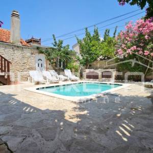 Zadar, Arbanasi – Kuća s bazenom i 6 studio apartmana