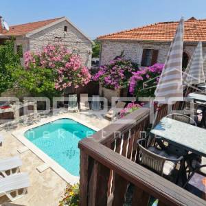 Zadar, Arbanasi – Kuća s bazenom i 6 studio apartmana