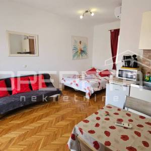 Zadar, Arbanasi – Kuća s bazenom i 6 studio apartmana