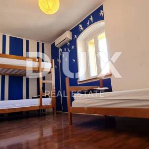 ZADAR, ARBANASI - TOP LOKACIJA! Tradicionalna kamena kuća s puno intime!
