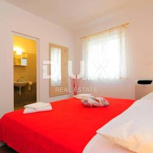 ZADAR, BIBINJE - apartmanska kuća u blizini plaže