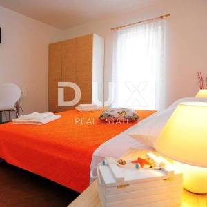 ZADAR, BIBINJE - apartmanska kuća u blizini plaže