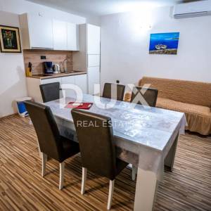 ZADAR, BIBINJE - apartmanska kuća u blizini plaže