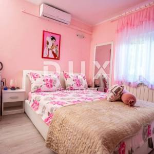 ZADAR, BIBINJE - apartmanska kuća u blizini plaže