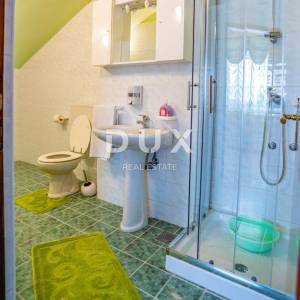 ZADAR, BIBINJE - apartmanska kuća u blizini plaže