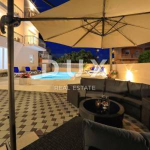 ZADAR, BIBINJE - predivna apartmanska vila u blizini plaže