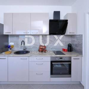 ZADAR, BIBINJE - predivna apartmanska vila u blizini plaže