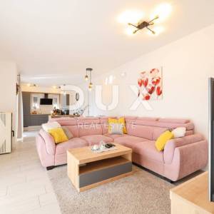 ZADAR, BIBINJE - Prekrasna vila s bazenom