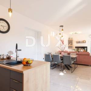 ZADAR, BIBINJE - Prekrasna vila s bazenom